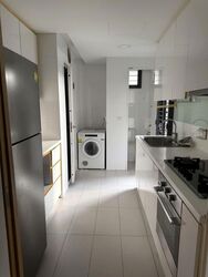 Residences Botanique (D19), Condominium #580828271